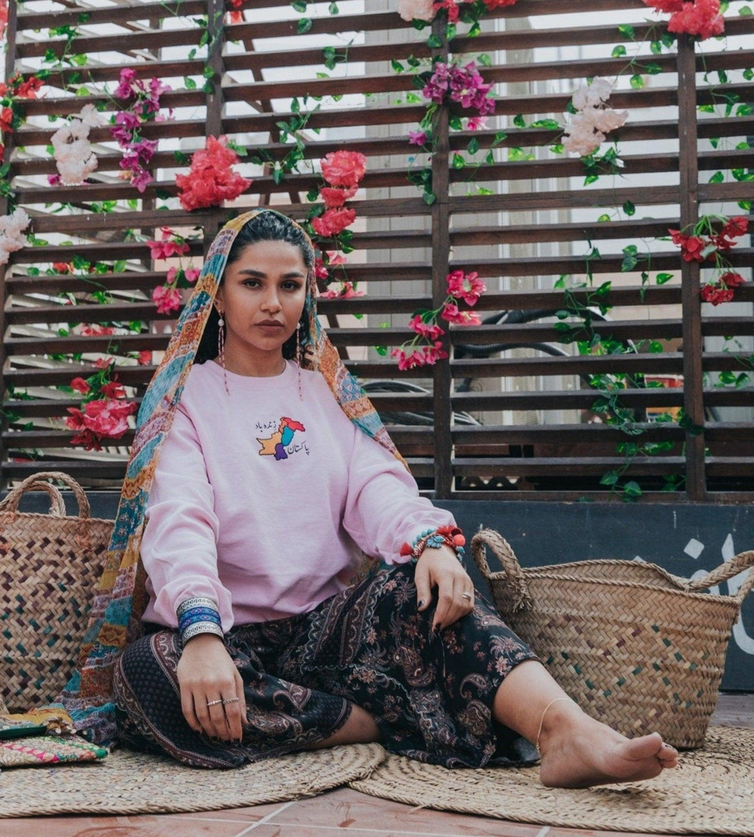 Embroidered Pakistan Zindabad - Sweater - Native Threads Palestine clothing